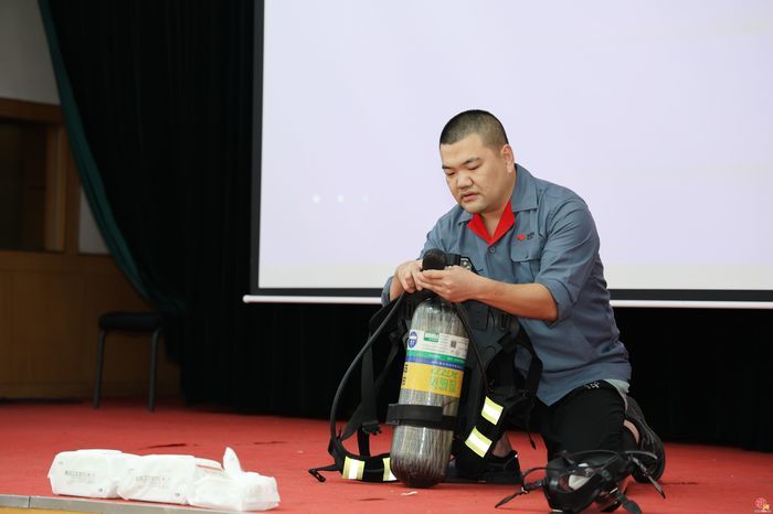 以赛为镜看迭代创新 实干筑安护泉城民生 济南市人社局打造实景竞技课堂 解锁工伤预防实战培训新范式