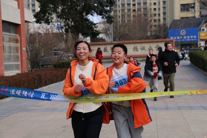 校家社协同护航！市中区760组家庭暖心开跑
