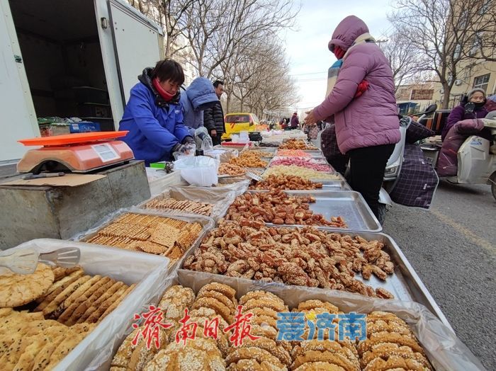 人头攒动购年货 烟火升腾年味浓