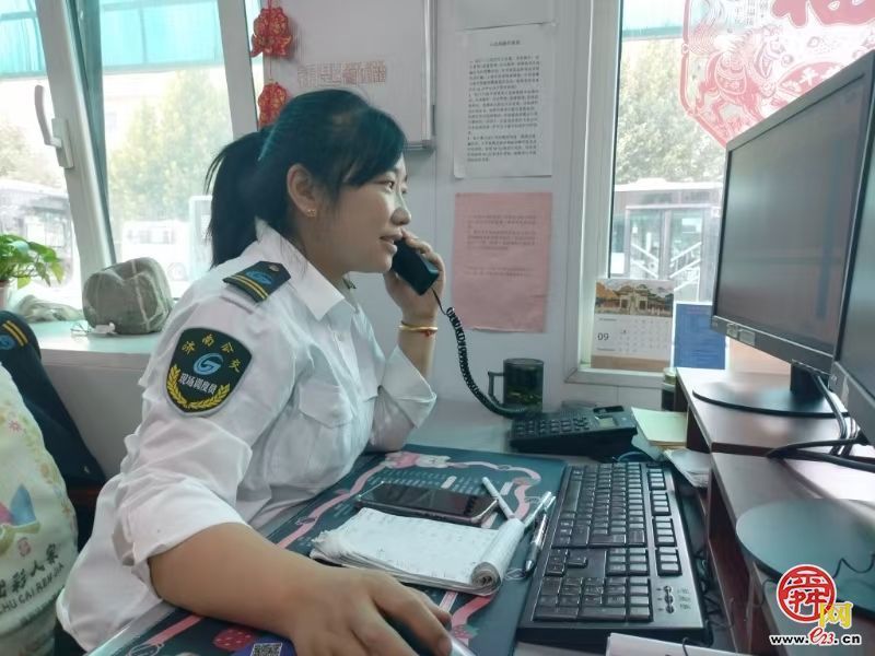 中秋我在岗｜济南公交现场调度员吕玉静：月圆之时守护市民出行路