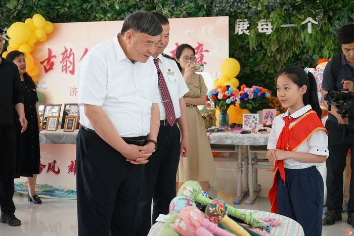 弘扬劳模精神 培育时代新人丨济南市市中区经纬学校劳动教育教联体成立暨劳模中队创建启动仪式