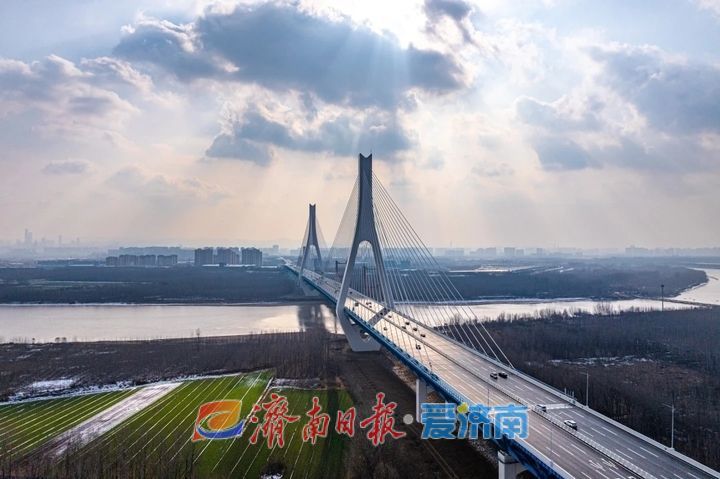 拉近城市空间、延伸发展脉络——两桥通车“满月”累计车流量突破120万