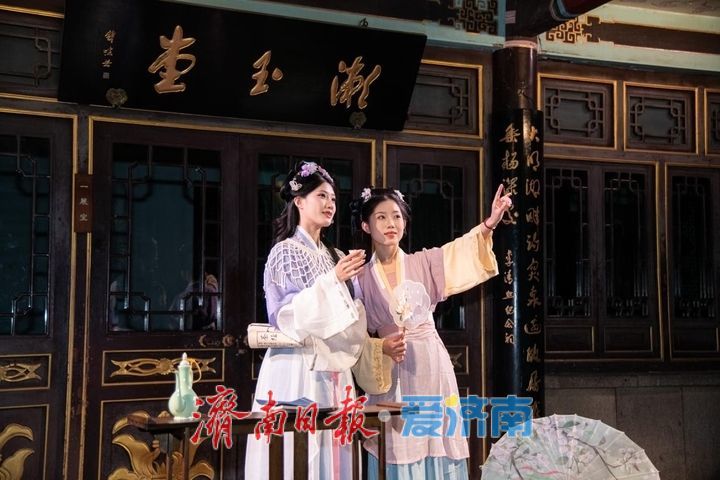 赏泉看戏、湖畔微醺！天下第一泉花式整活，点燃国庆假日热潮