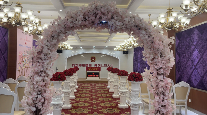 山泉花海为盟，“打卡”济南“公园式”婚姻登记点