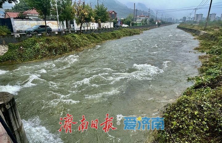 济南连续降雨致玉符河上游水量暴涨