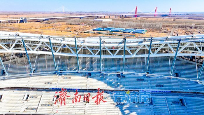 项目强省会｜黄河岸边的绿色智慧：足球场戴上“柔光罩”年省电费数百万