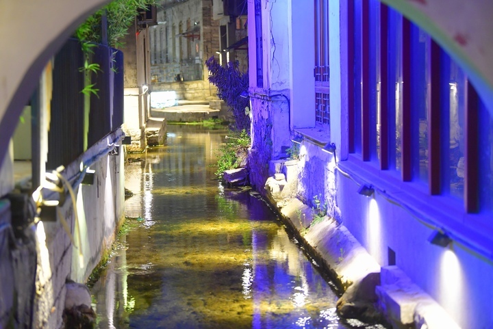 夜游老街品味泉城，清明旅游高峰提前到来