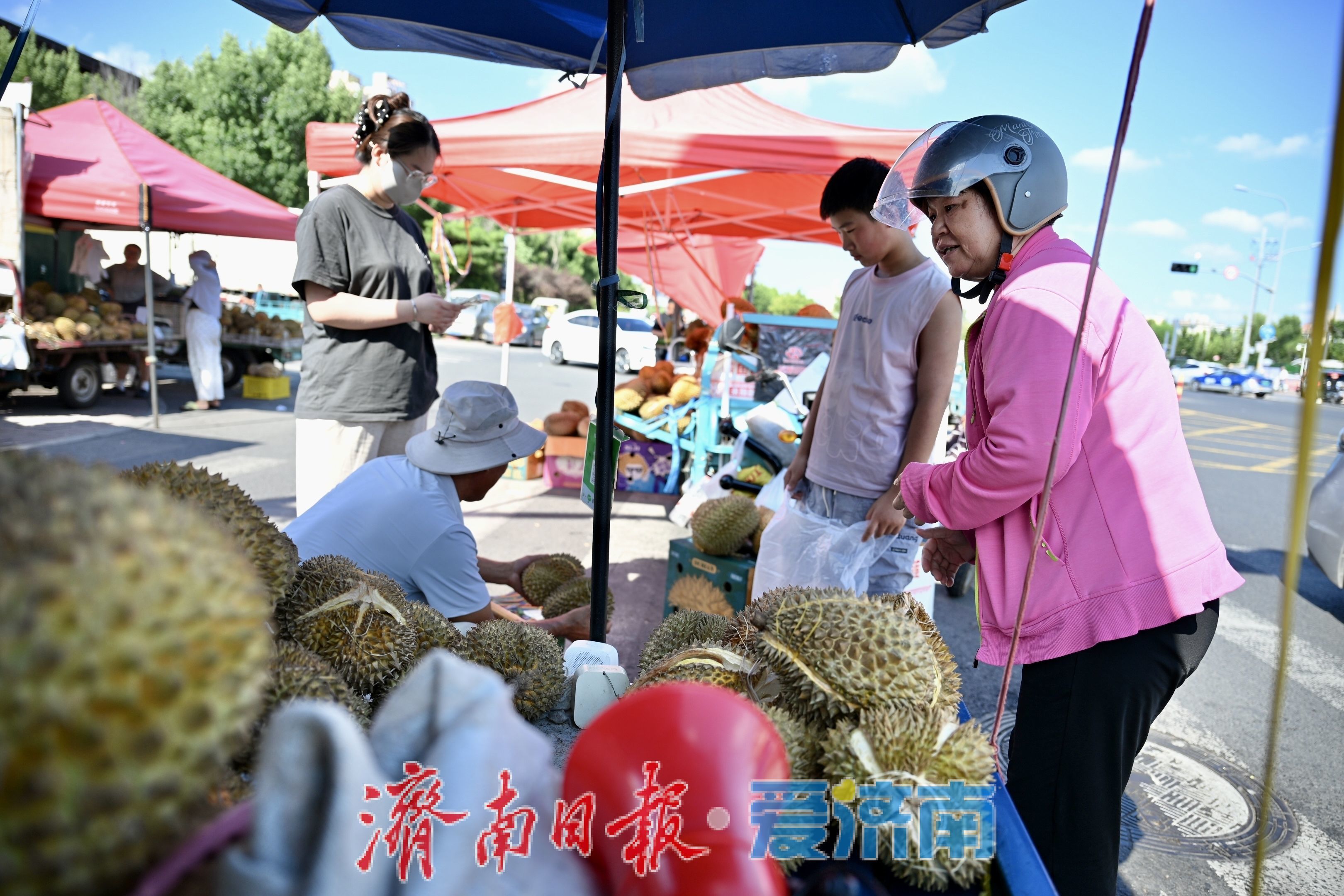 榴莲身价“大跳水” 济南堤口路市场飘满“黄金香”