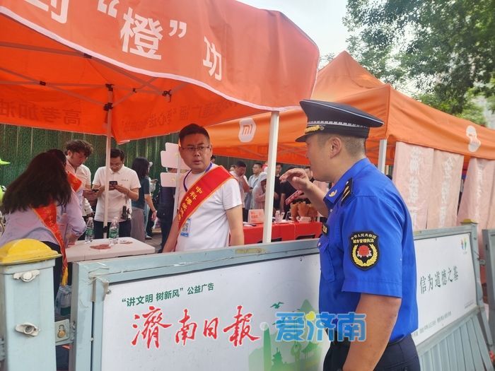 高考期间，济南城管在14处考场周边设置移动公厕30处