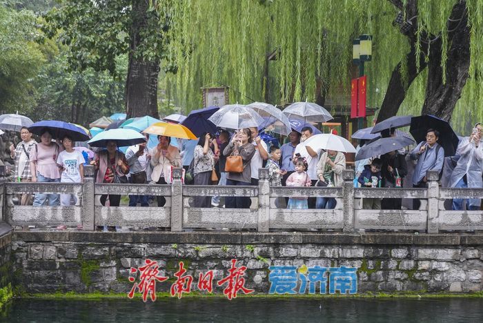 一年四季 泉在济南丨泉水奔涌“赋能”假日经济，济南文旅市场焕发新生机
