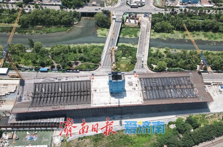 腊山河西路北延项目主桥上部结构施工稳步推进