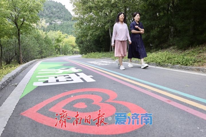 佛慧山彩绘跑道走红，演绎济南“山在城中”的宜居浪漫