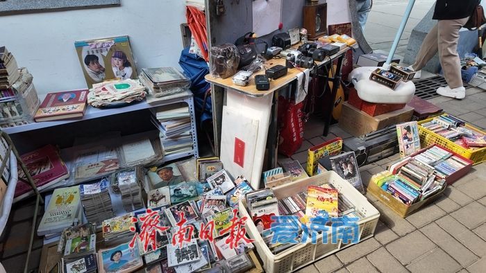 一年四季 泉在济南丨中山书苑：泛黄书页里流淌的旧时光