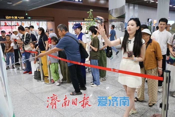 济南地铁的端午佳节超越“走过路过”