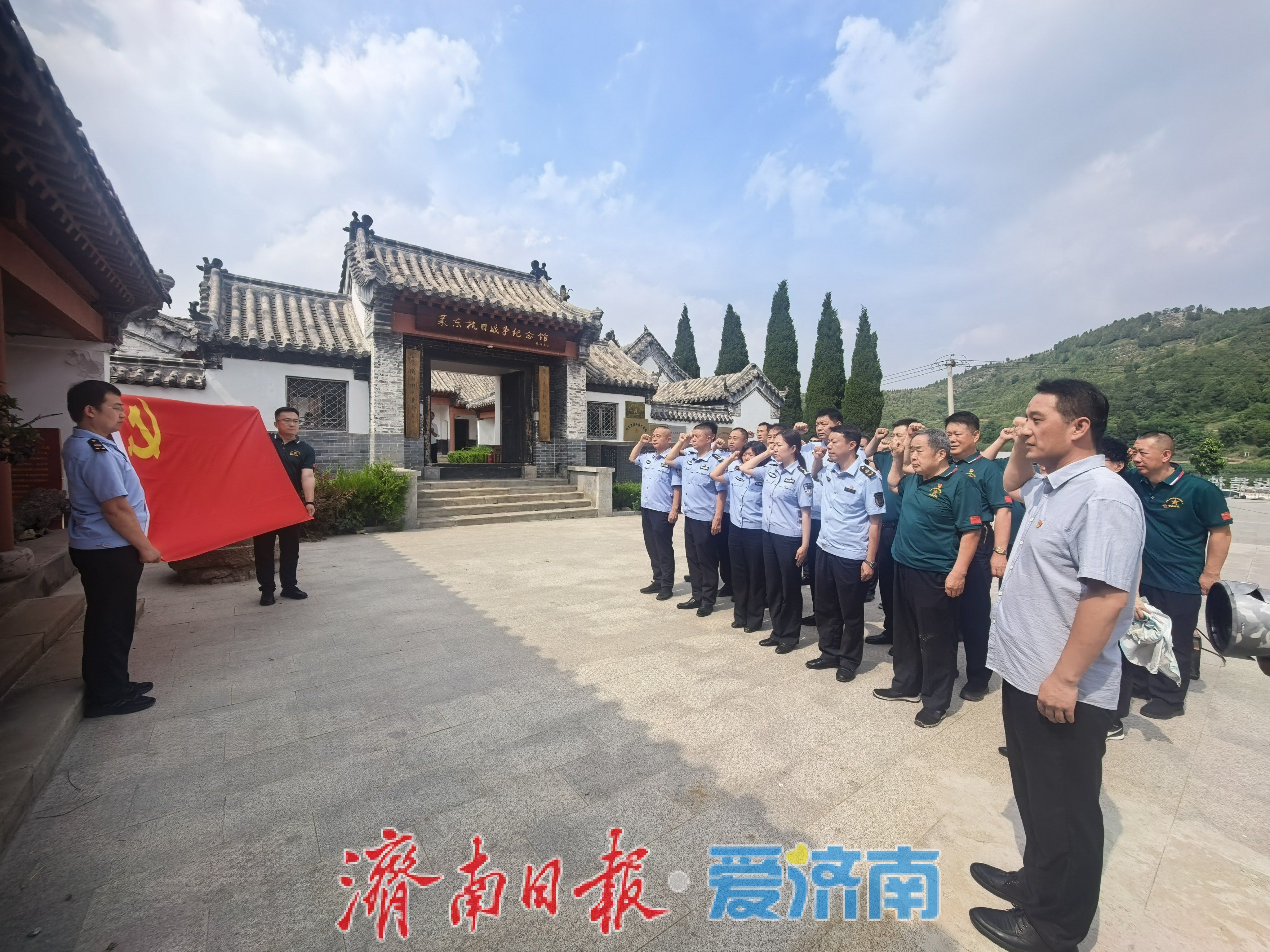 一堂红色研学课 多方同心护出行