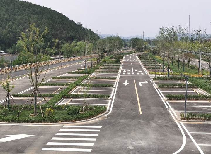 二层设观景平台，省道103旅游公路门牙驿站建成