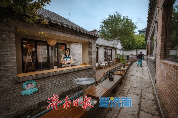 一年四季 泉在济南丨济南曲水亭街：泉畔戏水纳凉 老街焕发夏日活力