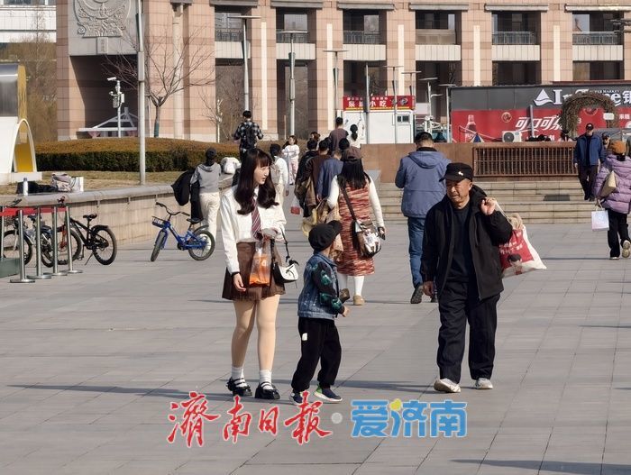 气温攀升暖意浓