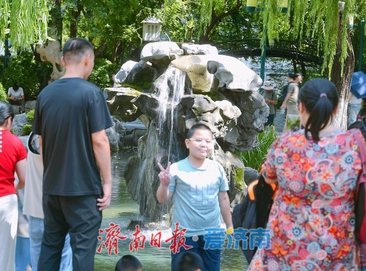 一年四季 泉在济南丨29米水位线触发月牙泉复涌，济南72名泉全面苏醒