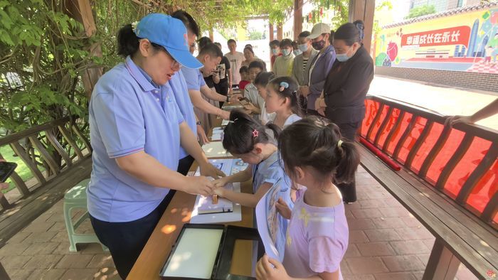 粽叶飘香话节水 民族团结聚同心——济南市水务服务中心开展端午民族团结共建活动