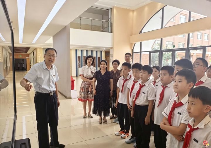 幸福启航  从心出发—济南市历下区龙德学校2026年秋季开学典礼