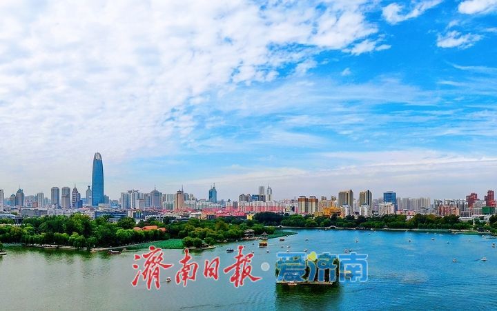 雨后初晴 大明湖畔美景如画
