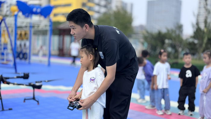 “科普无人机”飞入槐荫区洲阳幼儿园