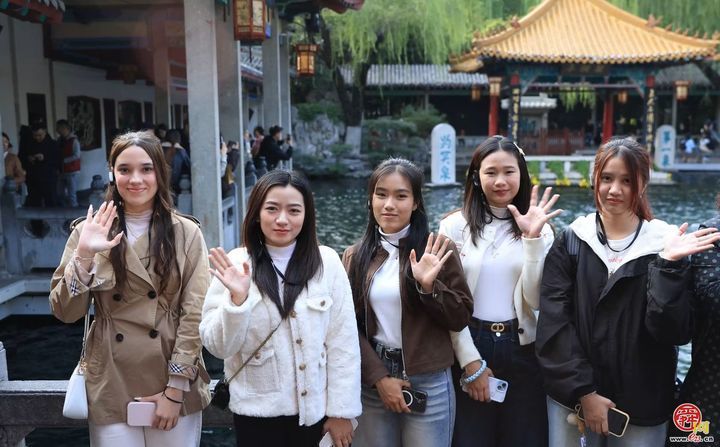 外眼看濟(jì)南｜一條水路，千年泉韻：從趵突泉到大明湖的CityWalk