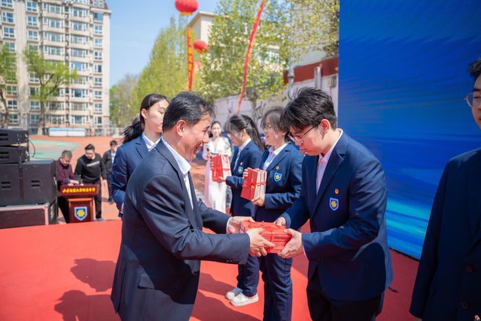 十八而志  大任始承 ——山东师大附中2023级学生成人典礼圆满举行