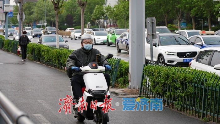 济南午后阵雨突袭降温，明日晴热天气再次“上线”