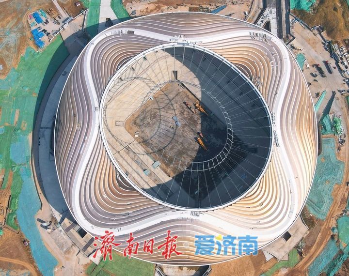 九曲黄河落“金碗” ，济南6万座专业足球场初展雄姿