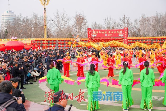 马跃新春闹元宵 民俗展演庆佳节