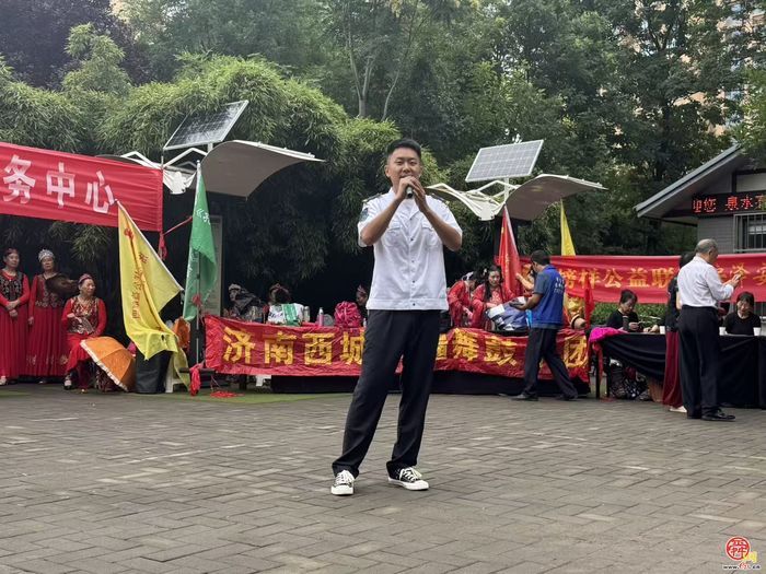 公交优先，绿色出行——济南公交便民服务走进社区