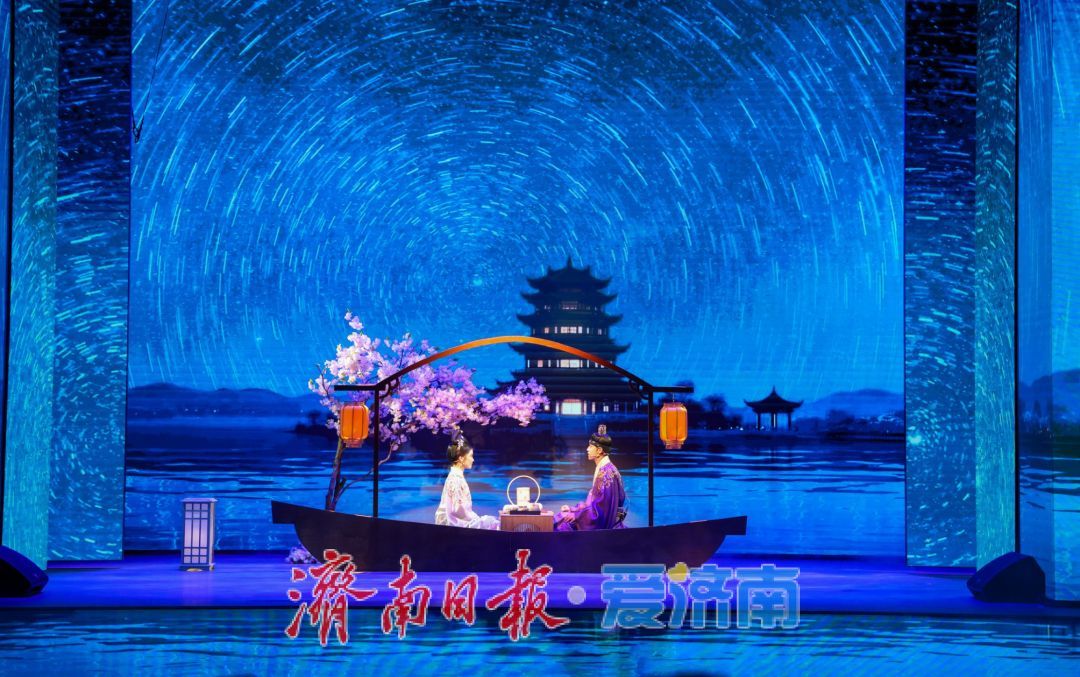 天下第一泉风景区清明假期人气爆棚，千年泉韵绽风华