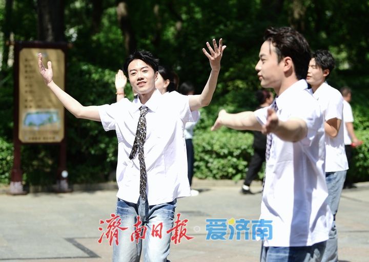 活力四射动感无限，“青春快闪”助力“五一”假期泉水游