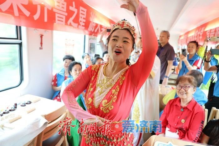 “享老”时代：一趟银发专列背后的万亿经济叙事