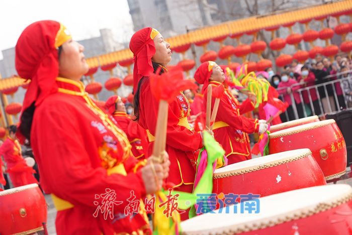 马跃新春闹元宵 民俗展演庆佳节