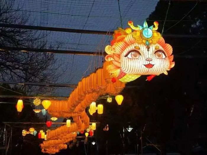 “泉”在济南过大年｜6666盏花灯“点亮”新春，夜晚的千佛山也精彩！