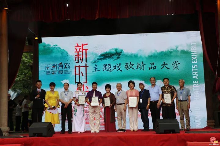 超绝山村！戏剧节、村BA、梆子腔、伏羊汤。官庄街道石匣村“攒”羊唱戏过半年咯！