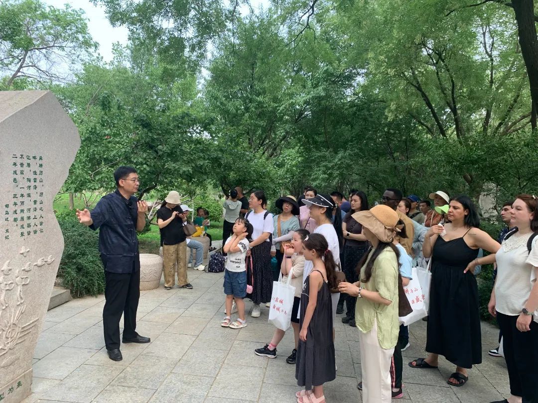 “泉”在济南过暑假 