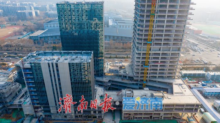 新地标崛起，新城芯成熟 雪山片区最高楼封顶后新进展