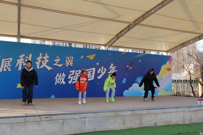 校家社协同护航！市中区760组家庭暖心开跑