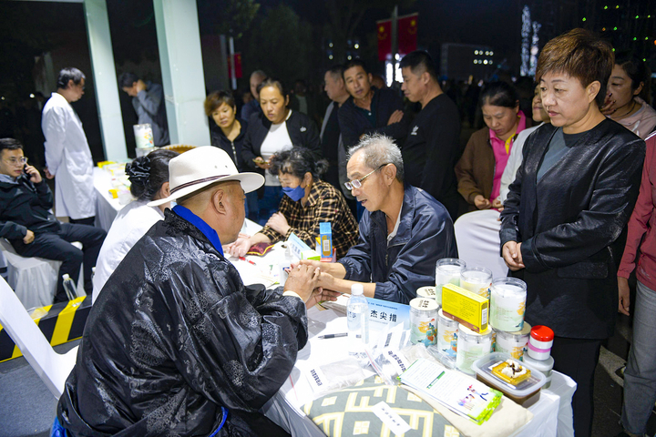 国庆出游去高原怕“高反”，网传喝可乐能缓解？来自青藏高原的藏医师支招