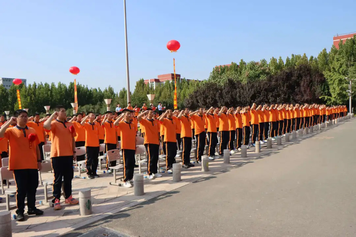 济南协和双语实验学校开学典礼暨教师节表彰大会举行