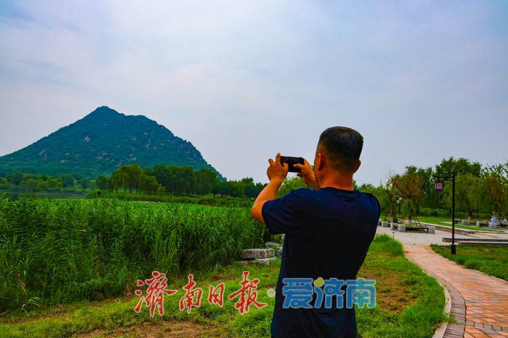 多云微凉风光好 市民畅游华山湖乐享惬意假期时光