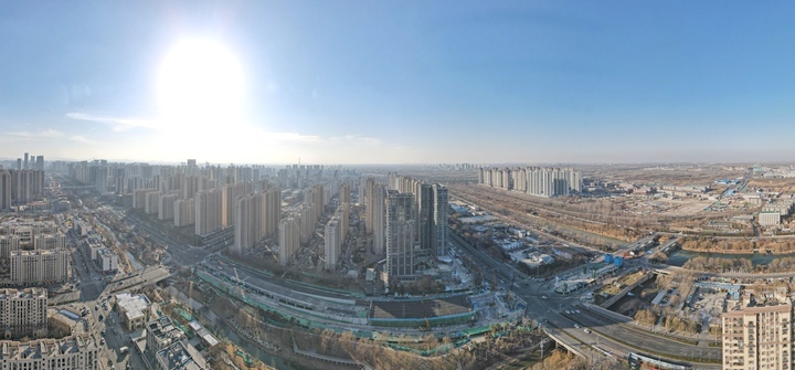 交相辉映！腊山河西路北延项目小清河两岸引桥显露雏形