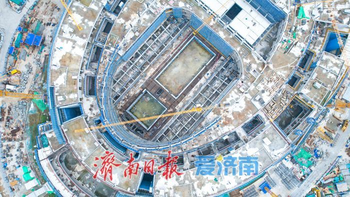 黄河体育中心游泳馆主体封顶 黄河畔体育新地标加速成型