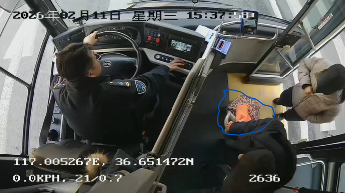 济南公交职工暖心接力 8000余元“过年钱”失而复得