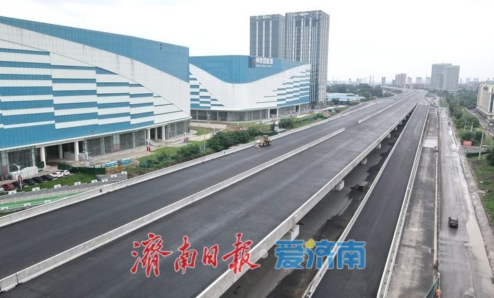 项目强省会｜济南工业北路快速路东延下穿铁路线钢箱梁合龙