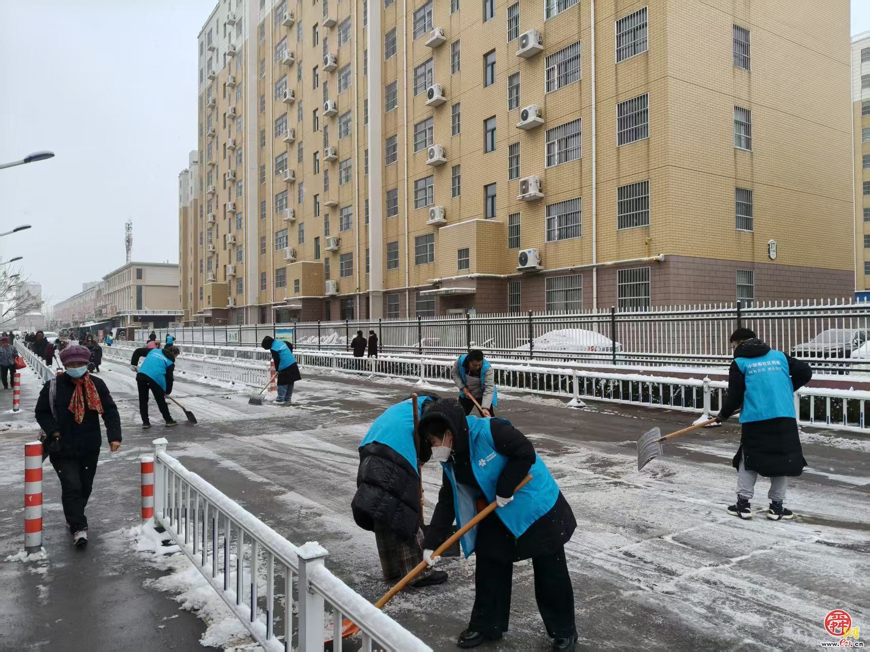 迎寒而上 清出温度——济南全城联动打响清雪除冰“共治战”